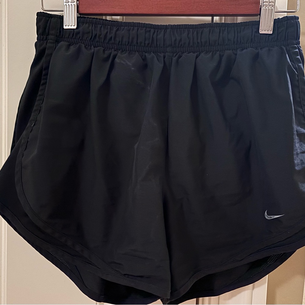 Nike Black Athletic Shorts Lightweight Moisture-Wicking